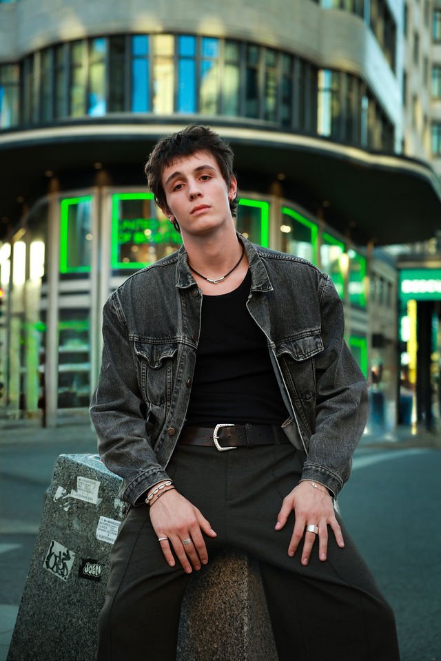 6e4356679ba80be03f43c4d52b9e7457-large